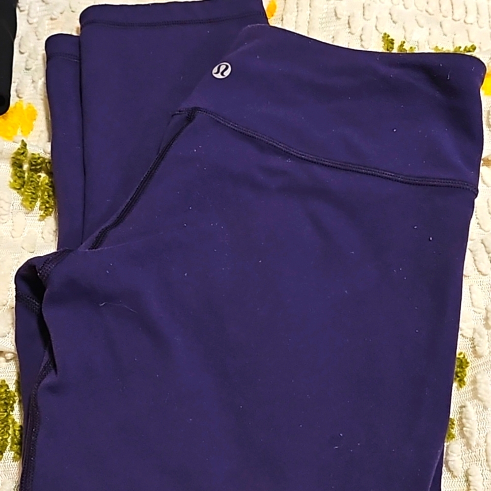 Lululemon Reversible Leggings Purple & Black size 8 soft!